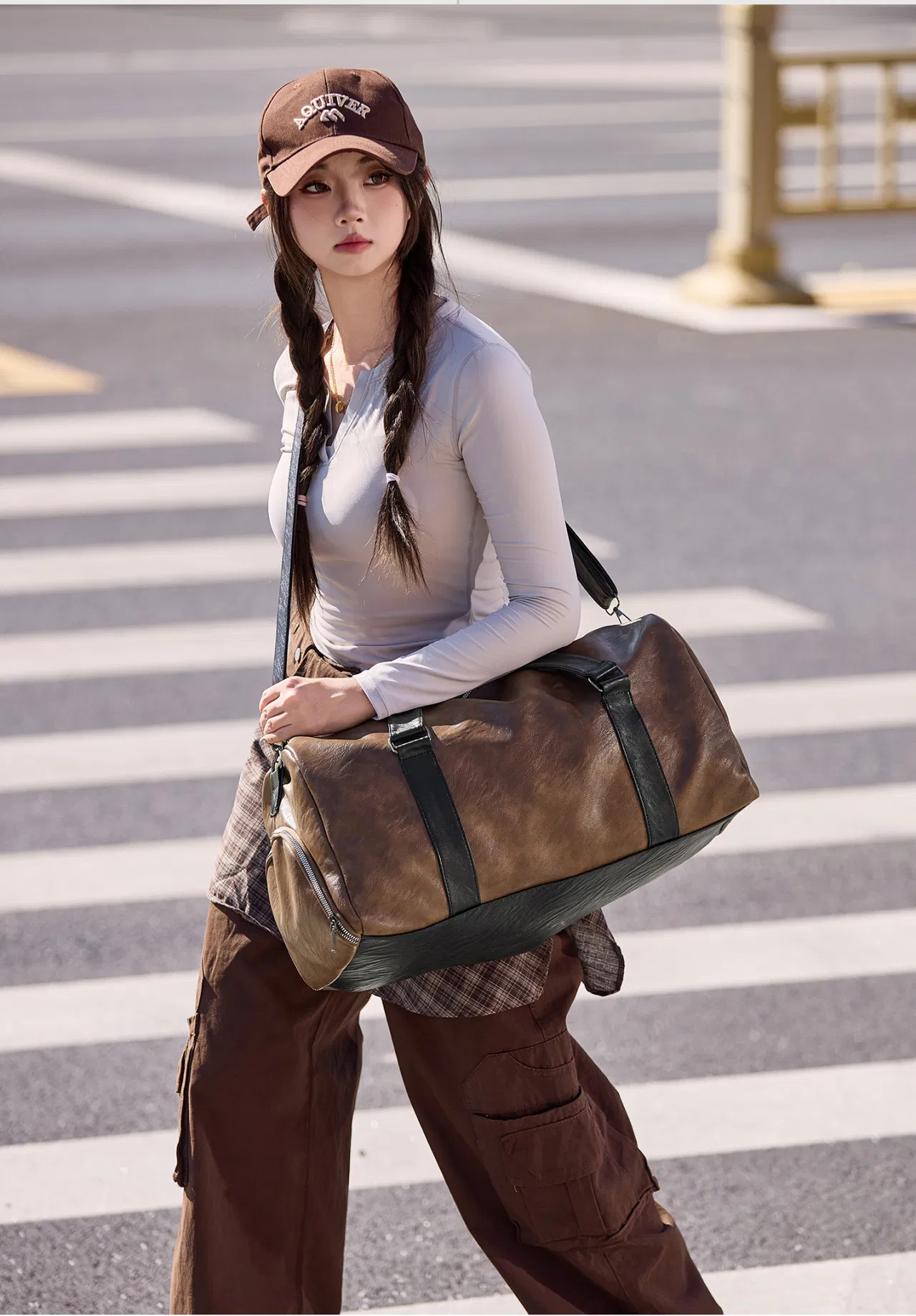 Multi-Pocket Weekend Duffel Bag — detail 2