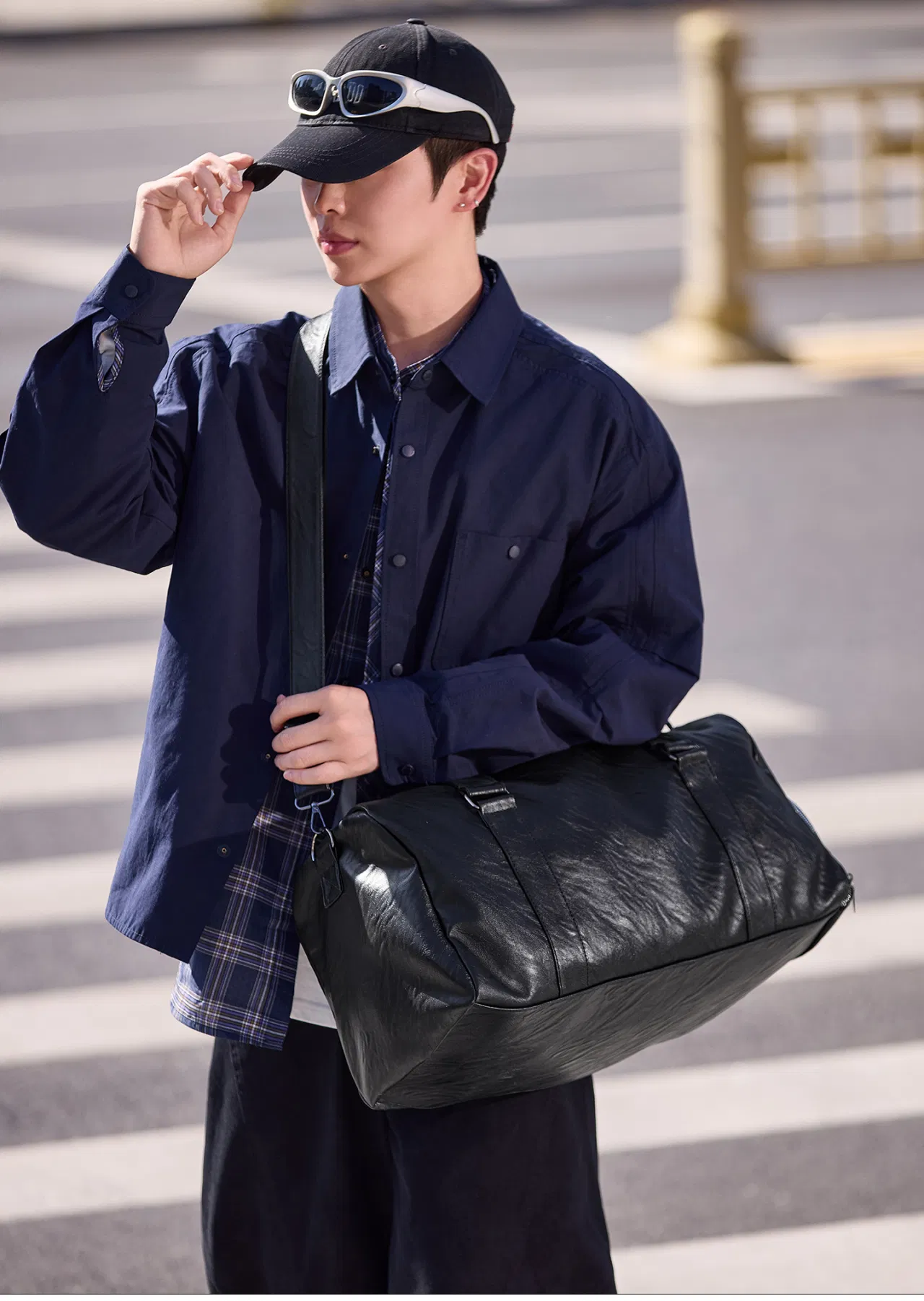 Multi-Pocket Weekend Duffel Bag — detail 4